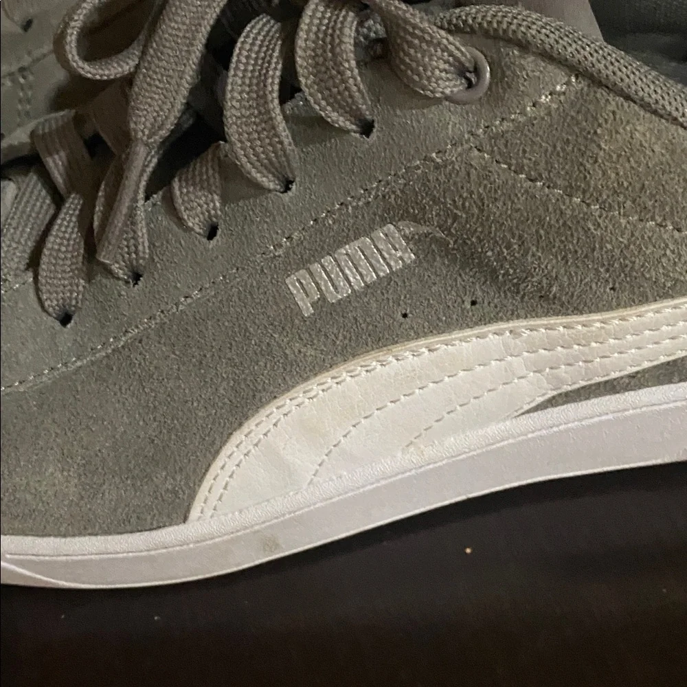 Puma Sneakers in Gray and White. Women’s size 9.5. - Picture 3 of 11